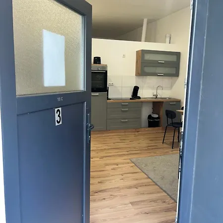 아파트 10c 40qm Wi-fi Free Parking Calm Back House